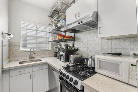 819 Meridian Ave #5