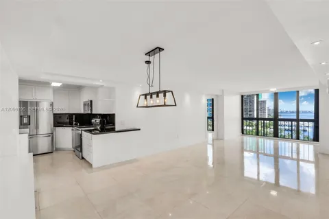 2333 Brickell Ave #1007