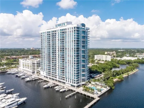 17301 Biscayne Blvd #703