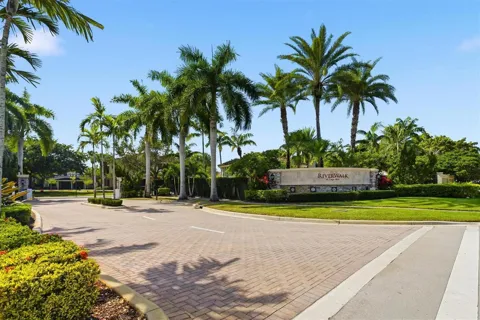126 Riverwalk Circle E #126