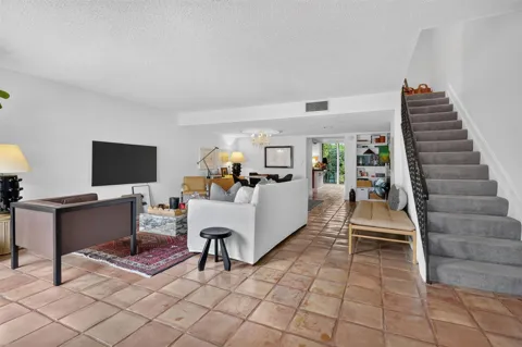 946 NE 24TH AVENUE #186