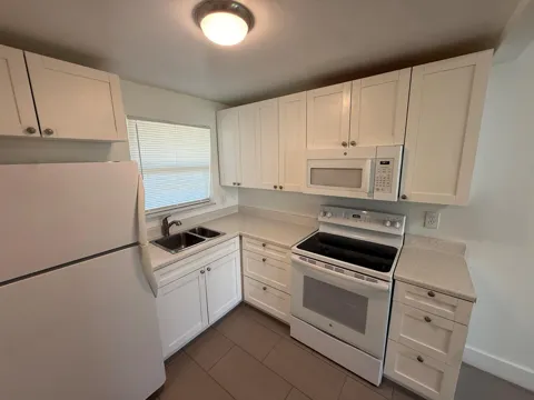 8225 SUNRISE LAKES BOULEVARD #106