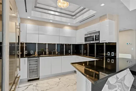 17121 Collins Ave #4203