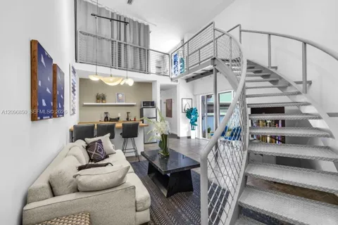 3225 SW 58th Ave #BACK