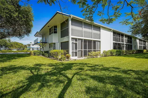 7 Westwood Ave #106C