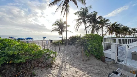 1985 S Ocean Dr #10G