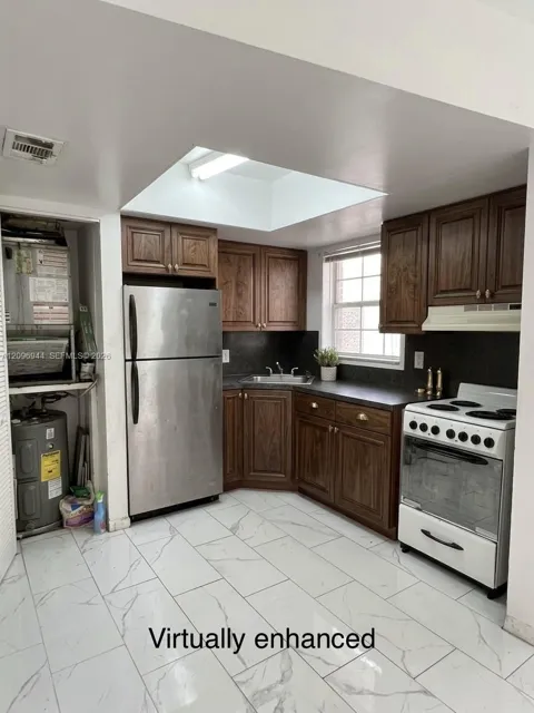 101 NE 41st St #E87