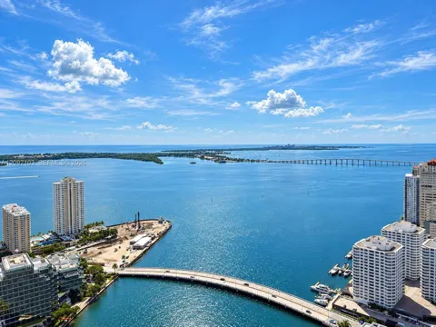 495 Brickell Ave #4911