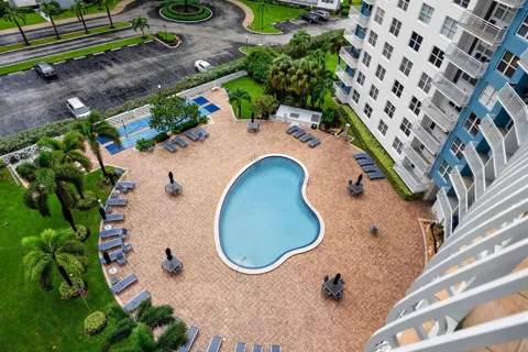 301 OCEAN BOULEVARD #1006