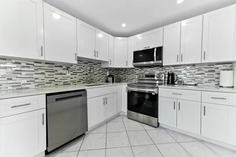 528 Burgundy K Avenue
