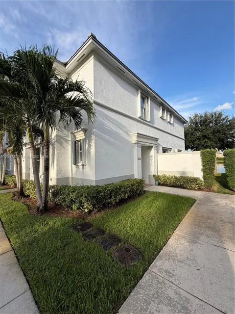 3921 SW 155th Ave #312