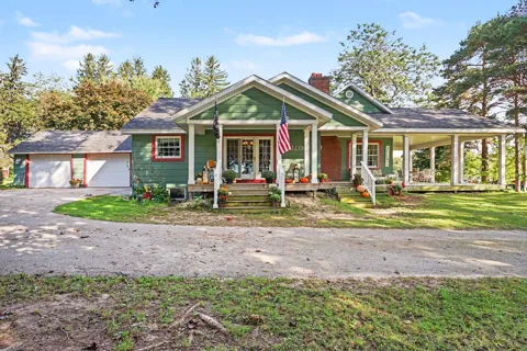 10521 Old Highway 99