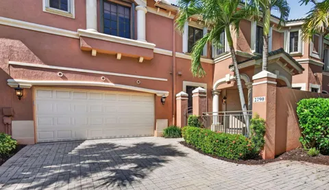 2790 Kinsington Circle