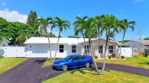 2621 NE 51ST COURT