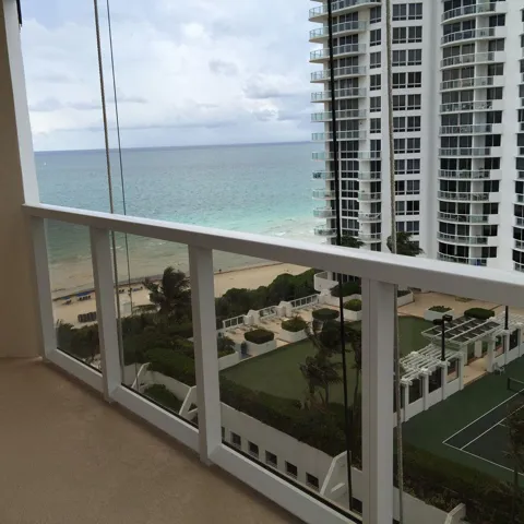 6423 COLLINS AVENUE #1501