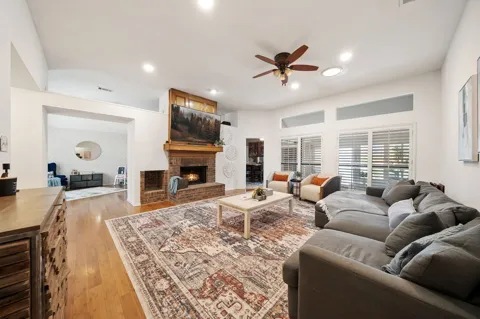 1633 Crosshaven Drive