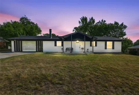 1404 Hillside Drive