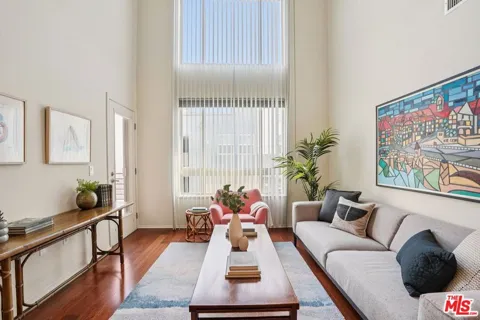 100 S Alameda Street #432