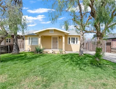 414 W Cameron