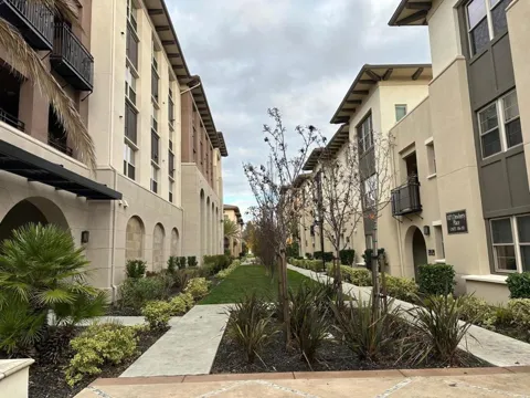 1068 Bigleaf Place #402