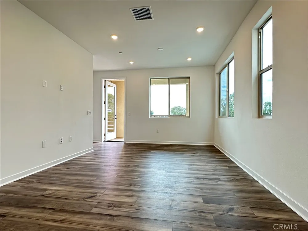 1313 Pinecrest Paseo Ontario, CA 91762