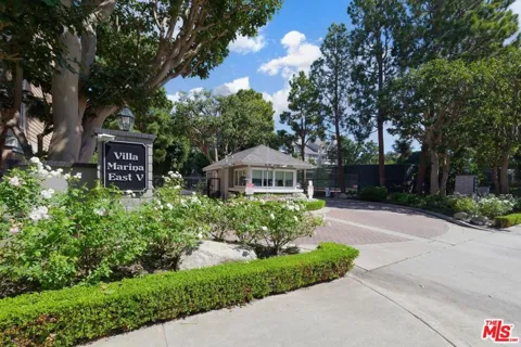 4346 Redwood Avenue #A101