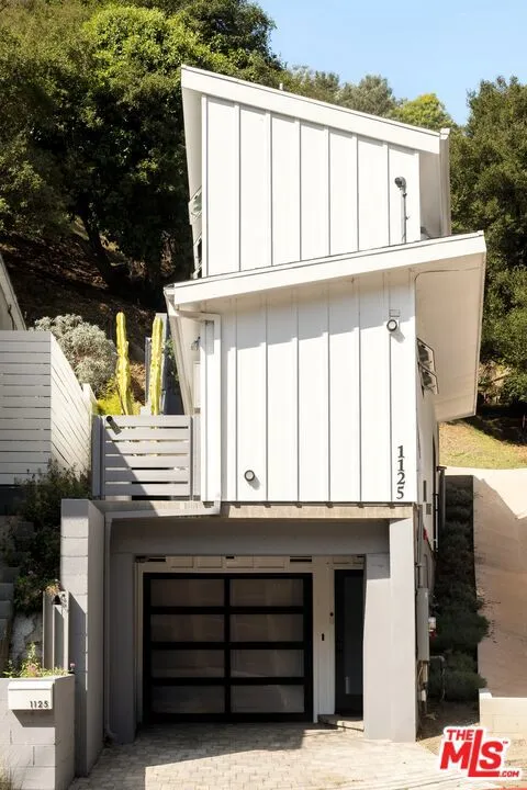 1125 Beverly Glen Boulevard
