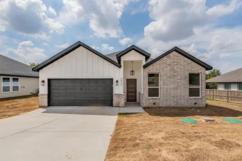 5824 Stonegate Circle