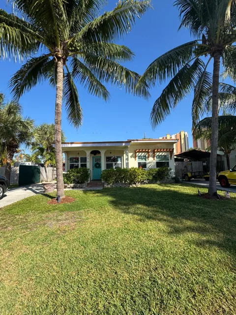 256 E 24TH STREET