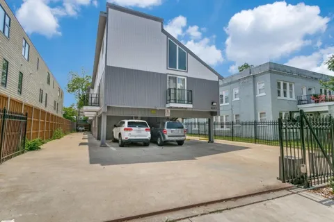 4023 Hall Street #206