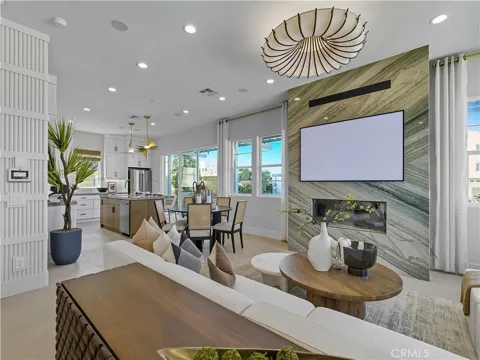 2445 Liv Way
