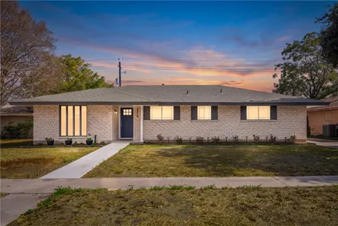 4218 Hermosa Drive