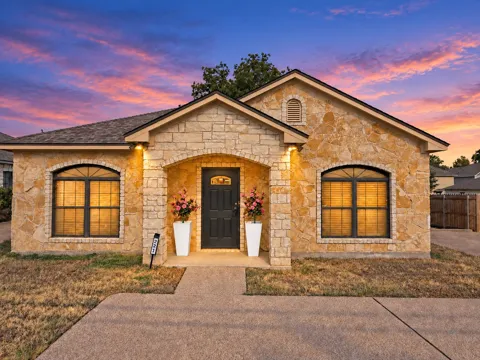 221 Gurley Lane