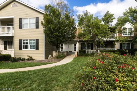 3 Heritage Dr #A Unit A