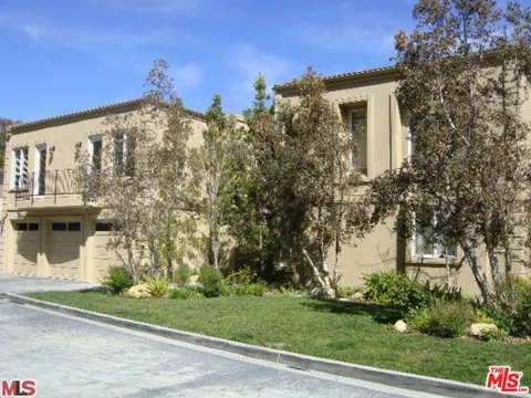 14465 MULHOLLAND DRIVE