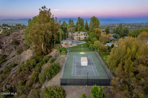 19808 Sleepyhollow Lane
