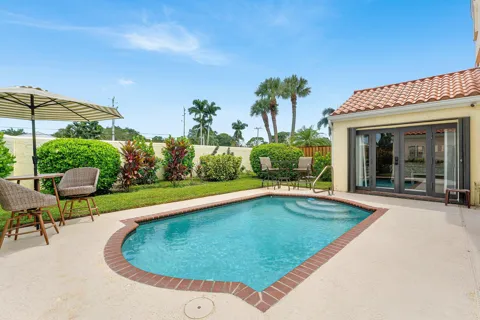 2530 LA LIQUE CIRCLE