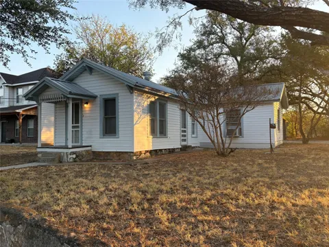 407 Paluxy Street