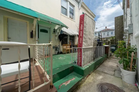 107 N California Ave
