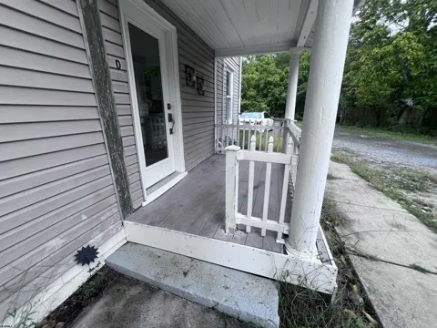 1403 Loretta Ave