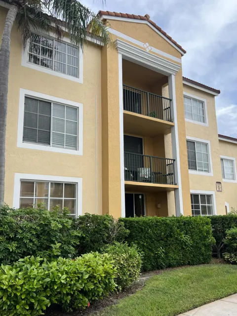 127 Yacht Club Way #207