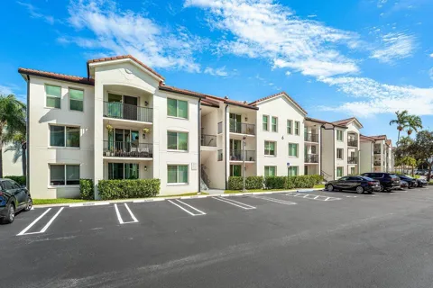 603 Villa Circle