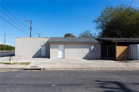 3013 Agnes Street