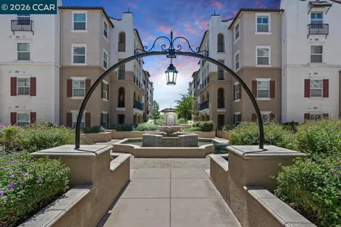 3240 Maguire Way #401