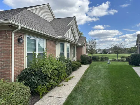 2561 Cleveland Way