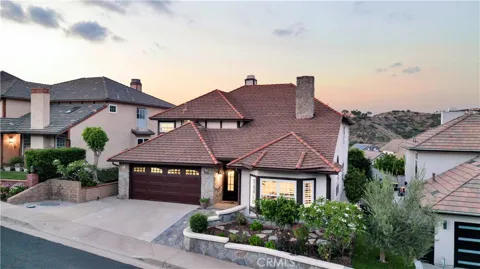 6139 E West View