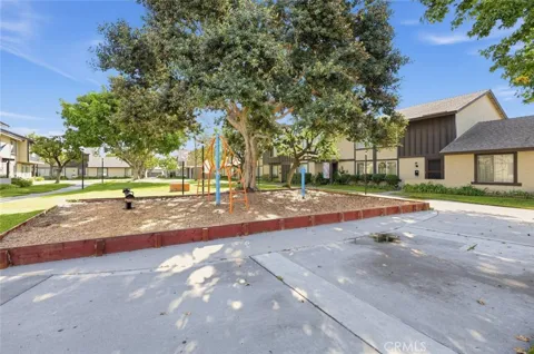 7043 Fulton Way