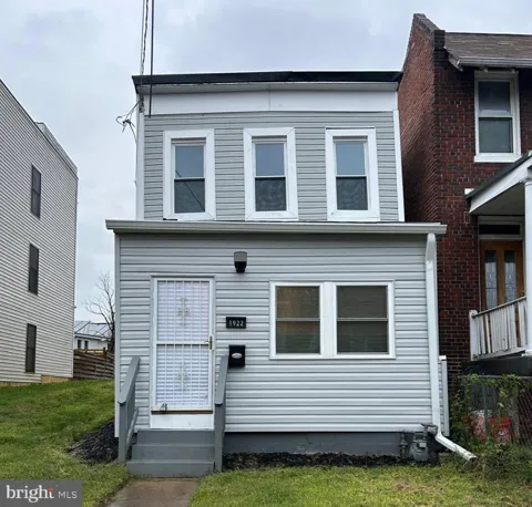 1922 CAPITOL AVENUE NE