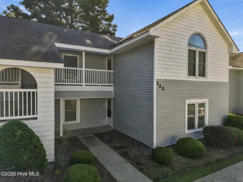 122 W Victoria Court #C