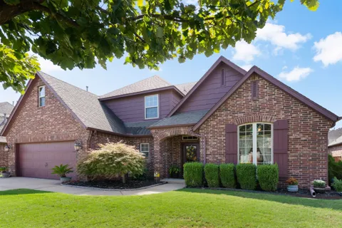 16506 E 49th Place